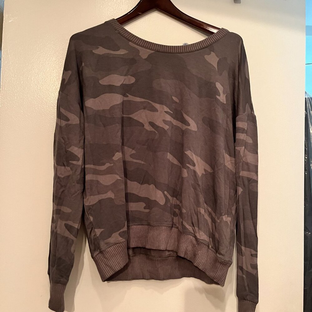 Camouflage Sweatshirt by Splendid (Size XL) NWT